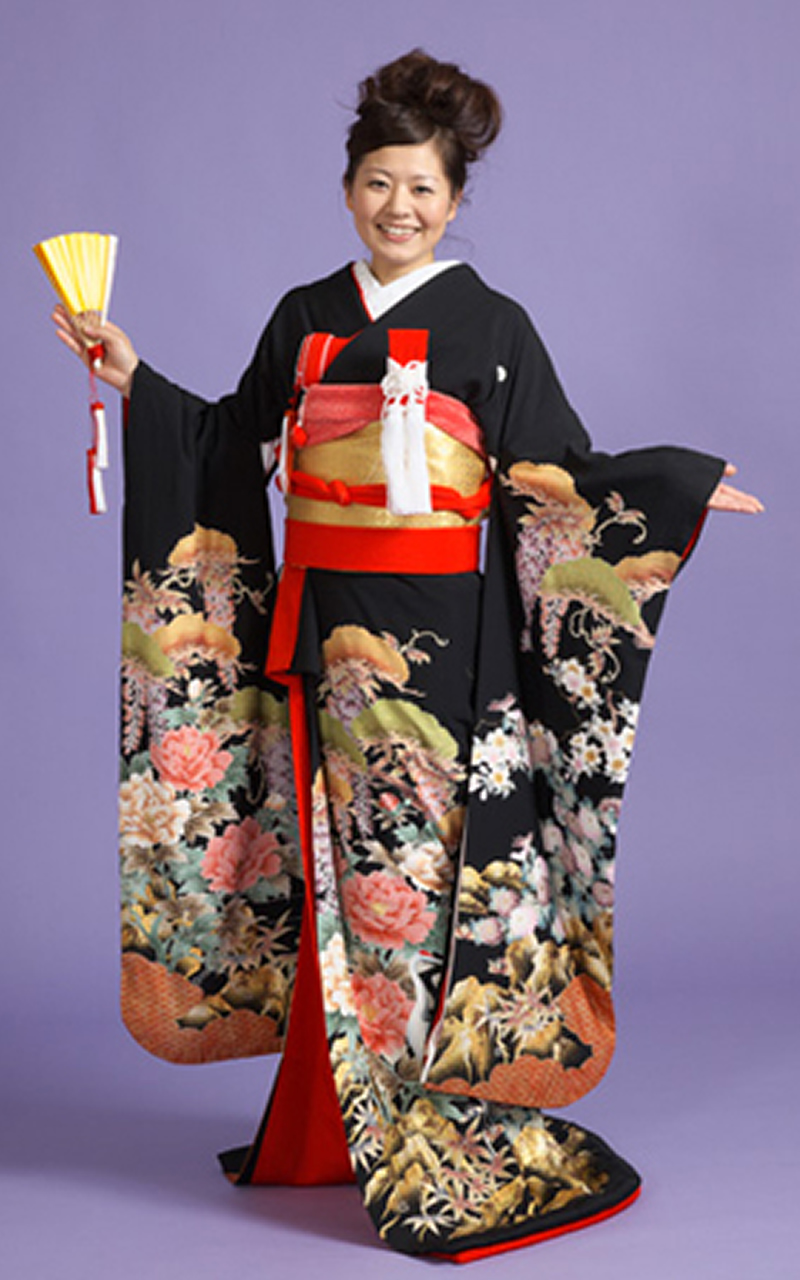 黒地に松竹梅と鶴に牡丹柄、裾のみに柄のある本格引き振袖その２