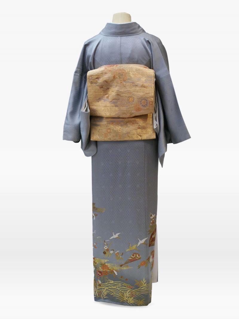 グレー色の菊・扇の色留袖その２